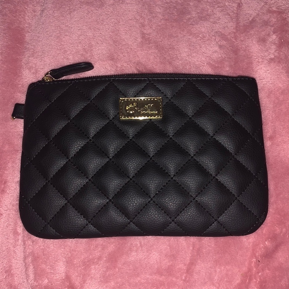 black hand wallet